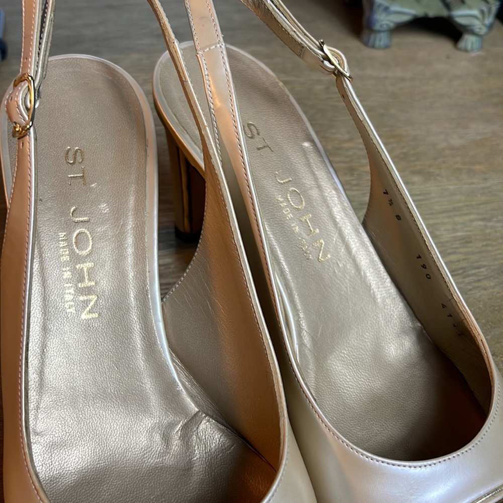 ST. JOHN SLINGBACK HEELS - Picture 3 of 10